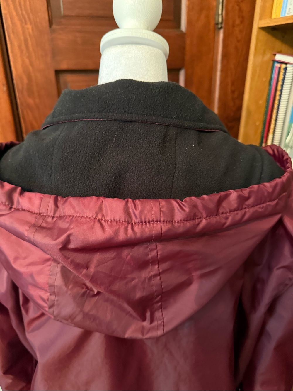 Vintage Totes Women's Fleece-Lined Hooded 3- Season Storm
Jacket/ Large - Picture 4 of 5